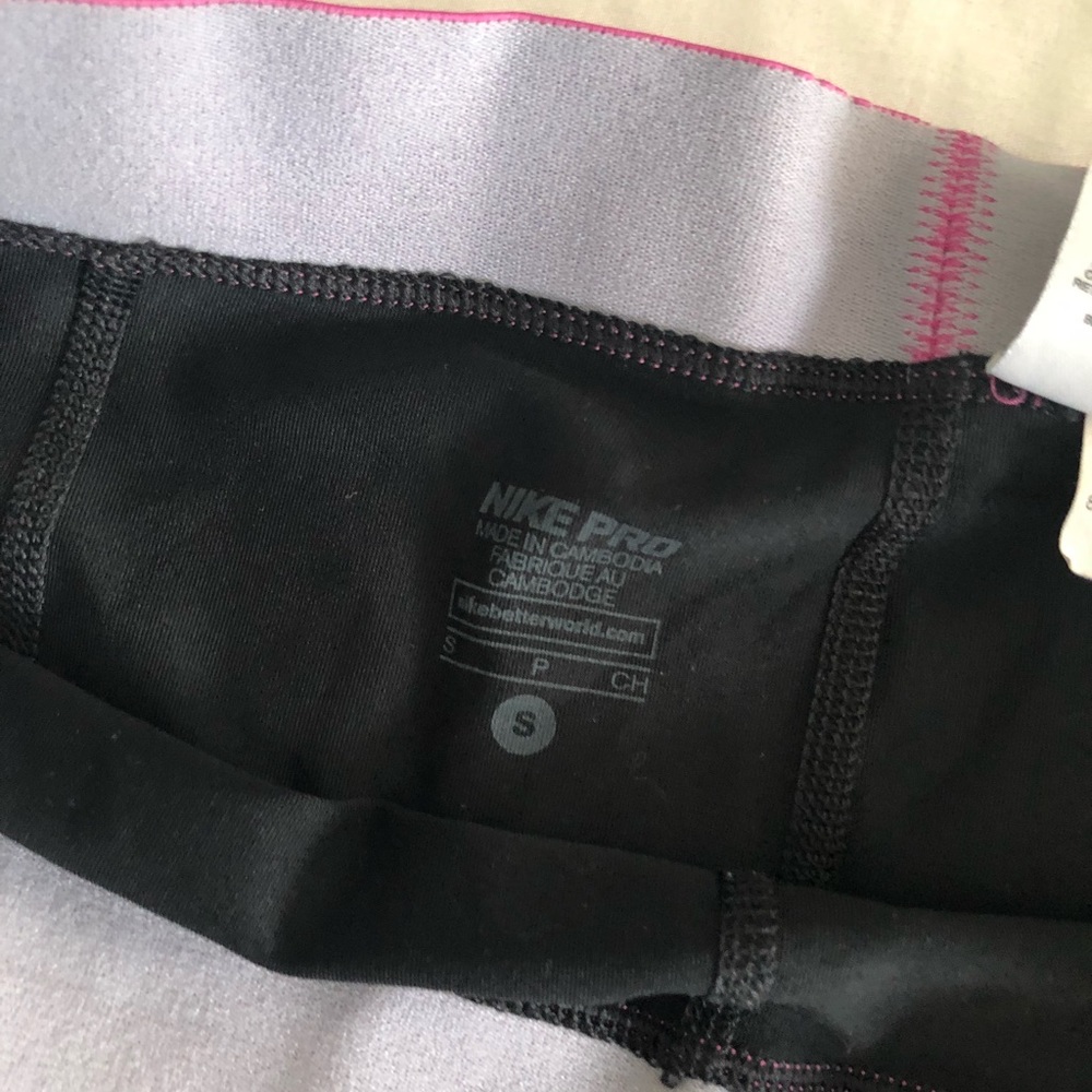 Nike Pro Capris - Picture 2 of 4